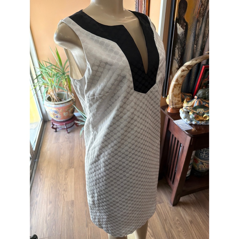Michael Michael Kors White Black Geometric Jacquard Split V-Neck Shift Dress 8 - Picture 2 of 7